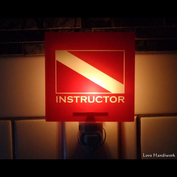 NEW INSTRUCTOR Scuba Dive Flag Etched Glass Nightlight - Picture 4 of 5